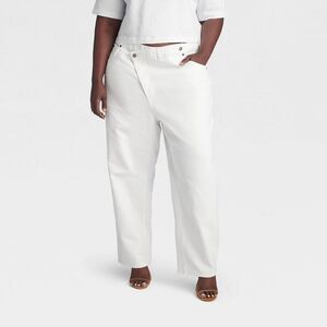 KBB by KAHLANA Women's Mid-Rise Tapered Leg 'The Dylan Jean' - White 24